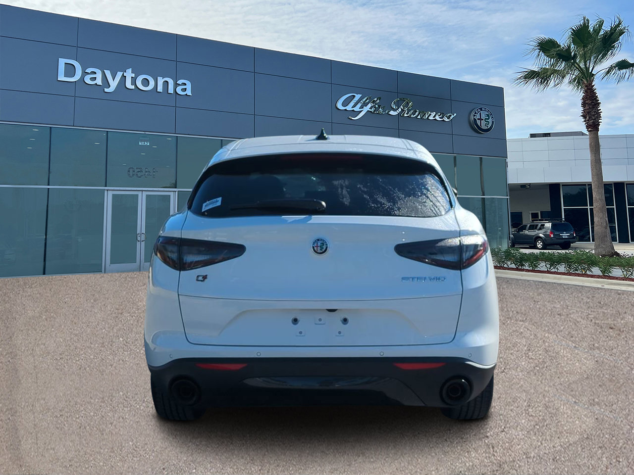 New 2025 Alfa Romeo Stelvio Sprint AWD/4WD image 4