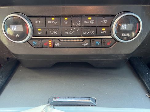 Used 2020 Ford Expedition XLT w/ Equipment Group 202A image 11