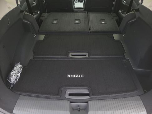 New 2026 Nissan Rogue Platinum AWD/4WD image 13