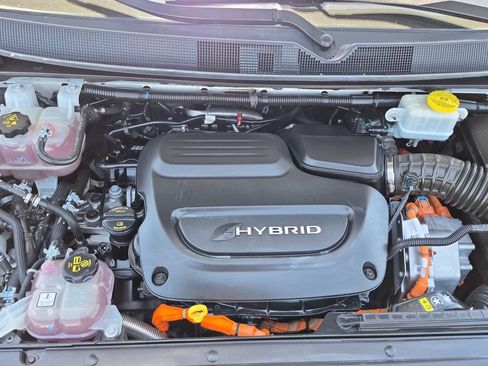 Used 2022 Chrysler Pacifica Touring-L FWD image 9