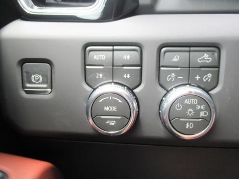 New 2026 GMC Sierra 2500 Denali Ultimate AWD/4WD image 26