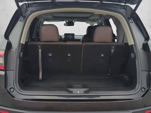 Used 2025 Honda Pilot Elite image 7