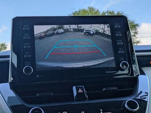 Used 2021 Toyota Corolla LE image 19