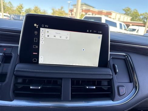 Used 2022 GMC Yukon XL SLT w/ SLT Premium Package image 23