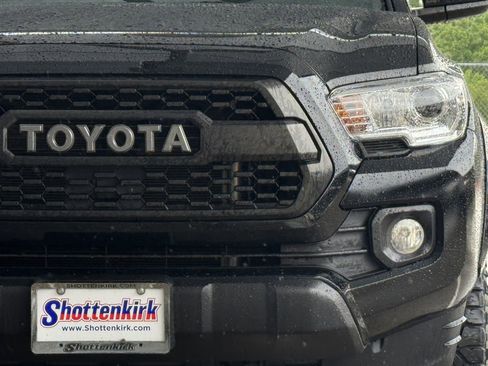Used 2023 Toyota Tacoma SR5 RWD image 7