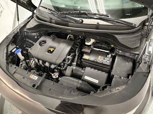 Used 2025 Kia Soul LX w/ LX Technology Package FWD image 29