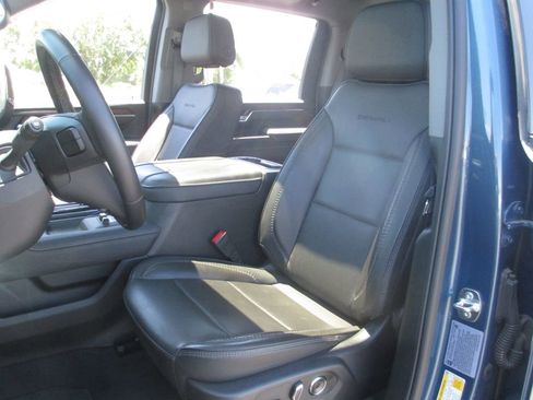 Used 2025 GMC Sierra 3500 Denali w/ Denali Reserve Package AWD/4WD image 23