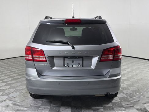 Used 2020 Dodge Journey SE w/ Blacktop Package FWD image 6