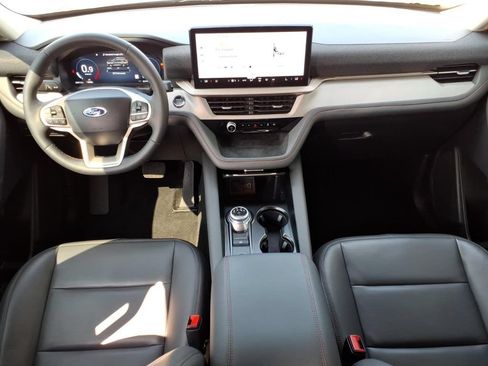 Used 2025 Ford Explorer Active w/ Active Comfort Package AWD/4WD image 11