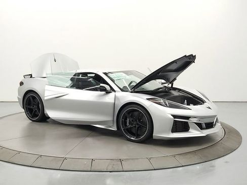 New 2026 Chevrolet Corvette E-Ray w/ ZER Performance Package AWD/4WD image 9