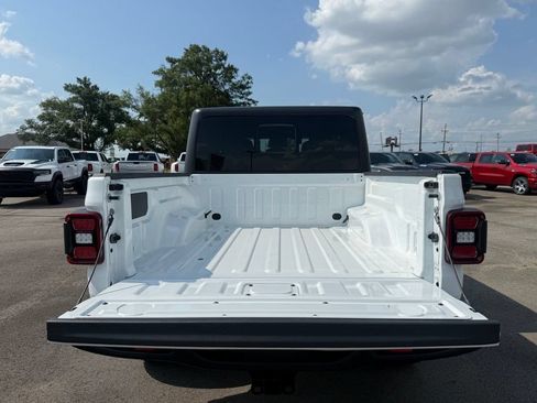 Used 2026 Jeep Gladiator Rubicon AWD/4WD image 7