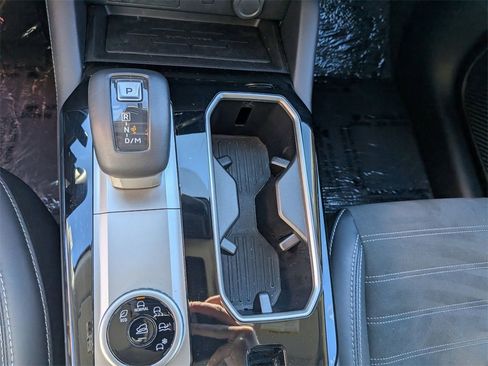 Used 2025 Mitsubishi Outlander SE image 21