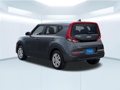 Used 2022 Kia Soul LX FWD image 3