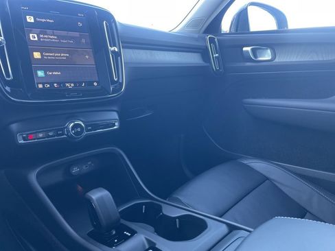 Certified 2024 Volvo XC40 B5 Core image 34