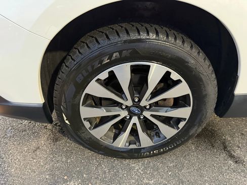 Used 2017 Subaru Outback 3.6R Limited image 81