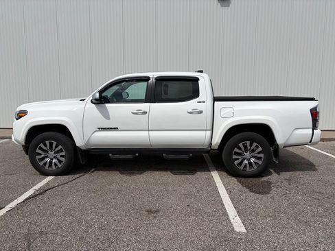 Used 2022 Toyota Tacoma Limited AWD/4WD image 3
