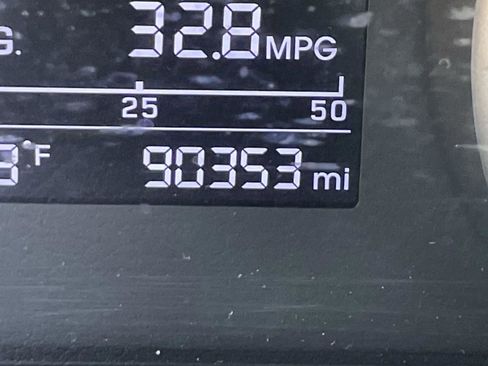 Used 2017 Hyundai Elantra SE image 30