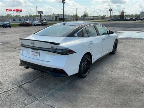 New 2026 Nissan Sentra SR w/ SR All Weather Package FWD image 4