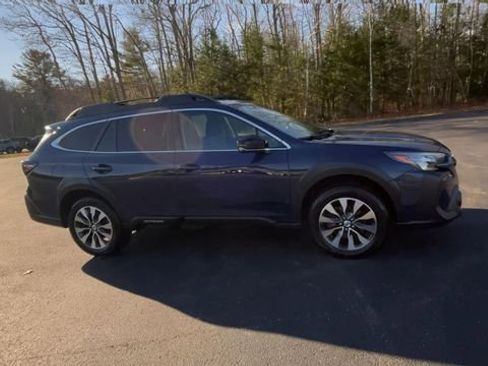 Used 2023 Subaru Outback Limited image 2