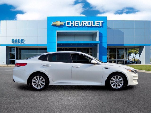 Used 2016 Kia Optima EX w/ Premium Package FWD image 2