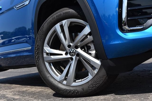 Certified 2024 Volkswagen Atlas Cross Sport SEL R-Line AWD/4WD image 3