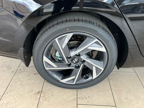 New 2026 Hyundai Elantra Limited image 15