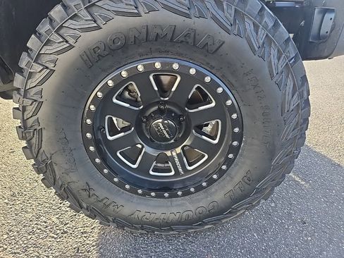 Used 2017 Jeep Wrangler Unlimited Rubicon image 33