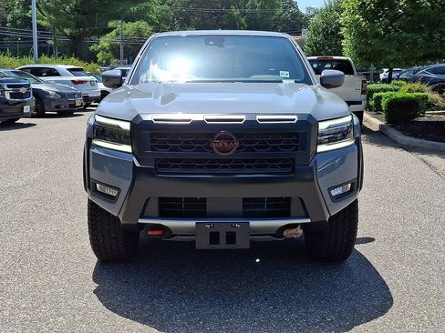 Used 2025 Nissan Frontier PRO-4X AWD/4WD image 3