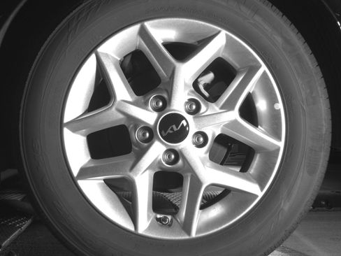 Used 2025 Kia Soul LX w/ LX Technology Package FWD image 14