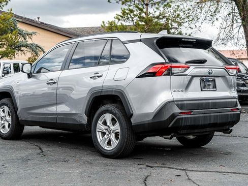 Used 2021 Toyota RAV4 LE image 2