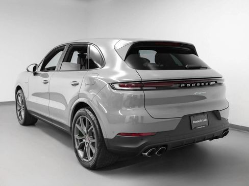 New 2025 Porsche Cayenne E-Hybrid image 62
