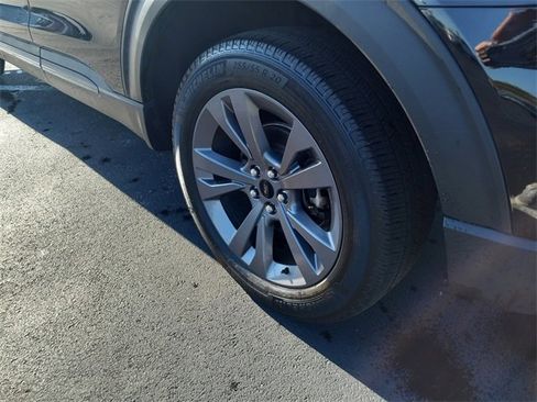 Used 2023 Ford Explorer XLT w/ Equipment Group 202A image 10