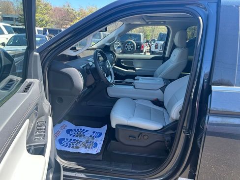 Certified 2025 Ford Expedition Max Platinum AWD/4WD image 16