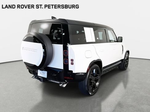 Used 2026 Land Rover Defender 110 V8 AWD/4WD image 7