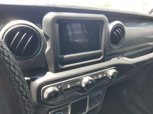 Used 2022 Jeep Wrangler Unlimited Sport AWD/4WD image 11