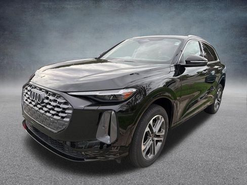 Used 2025 Audi Q5 Premium Plus w/ Premium Plus image 1