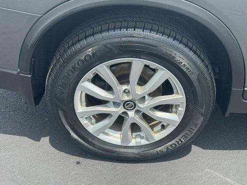 Used 2020 Nissan Rogue SV AWD/4WD image 9