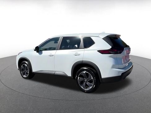 Used 2025 Nissan Rogue SV image 15