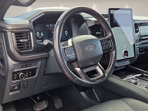 Used 2023 Ford Expedition Max Platinum AWD/4WD image 13