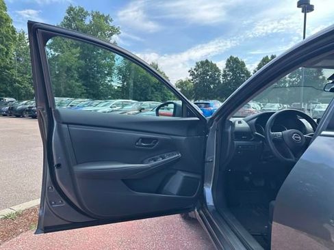 Used 2025 Nissan Sentra S image 11