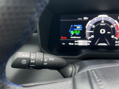 Certified 2025 Toyota Tundra Platinum image 21