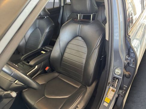 Used 2022 Toyota Highlander XLE image 8