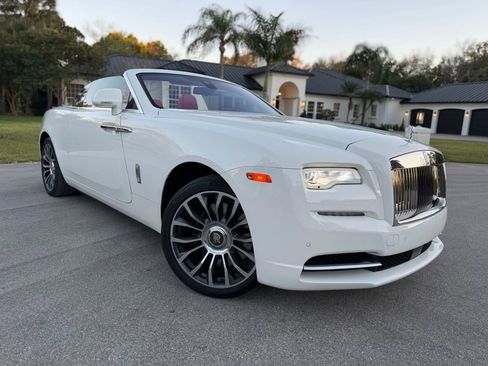 Used 2018 Rolls-Royce Dawn image 1