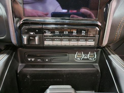 Used 2019 RAM 3500 Limited image 26