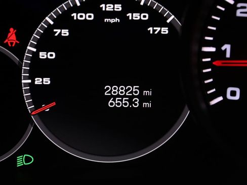 Used 2023 Porsche Cayenne Coupe image 76