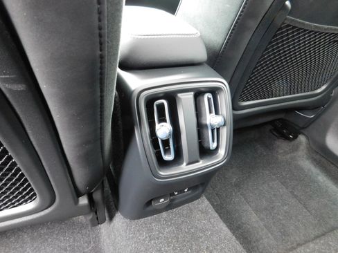 Used 2023 Volvo C40 P8 Recharge Ultimate AWD/4WD image 13