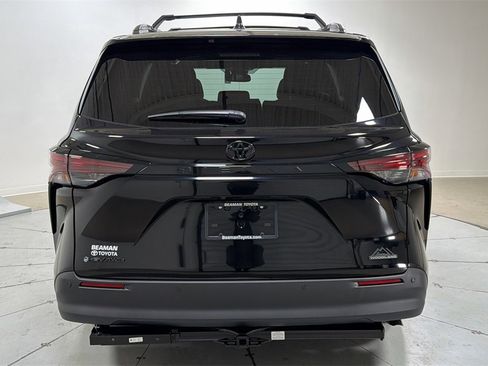 New 2026 Toyota Sienna XLE Woodland Edition image 4