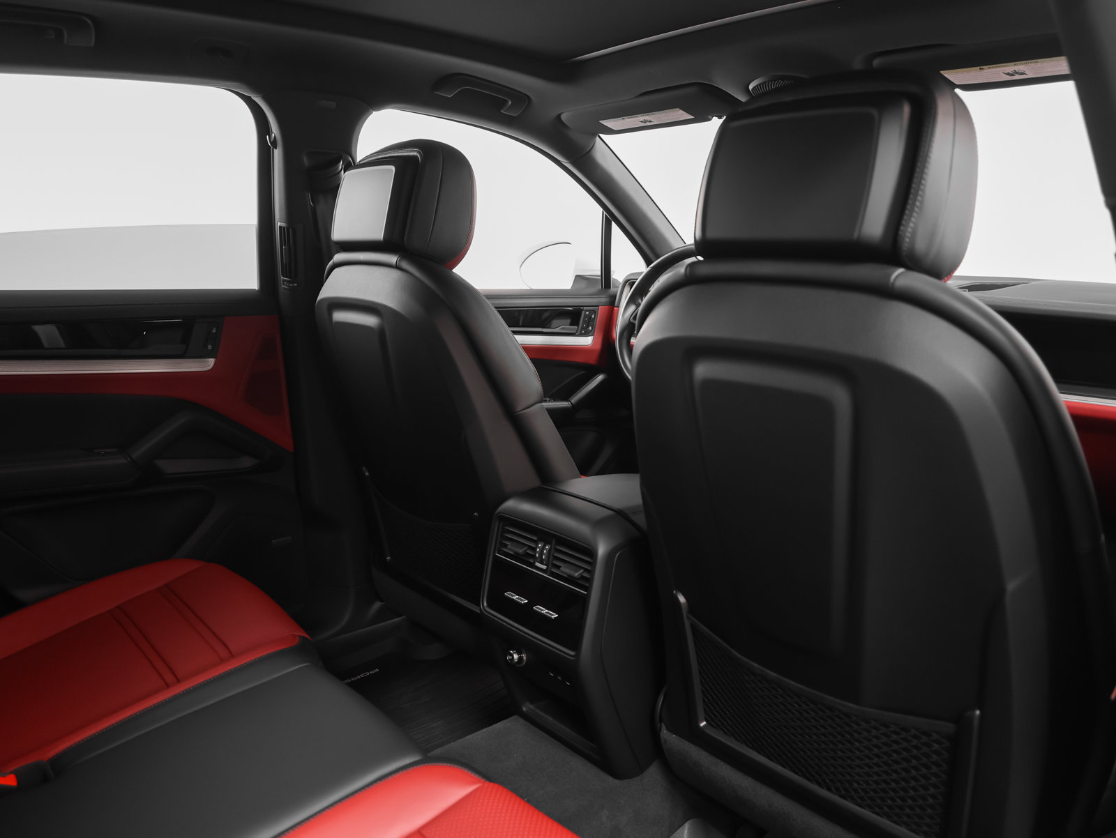 Certified 2025 Porsche Cayenne S AWD/4WD image 24