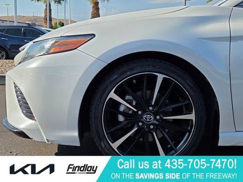 Used 2018 Toyota Camry XSE FWD image 9