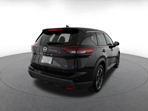 Used 2025 Nissan Rogue SV FWD image 18